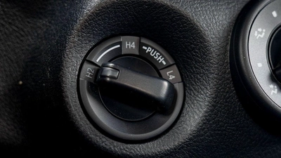 Toyota Hilux DLX HILUX 2.4L MT P.WINDO DIESEL 2026-15