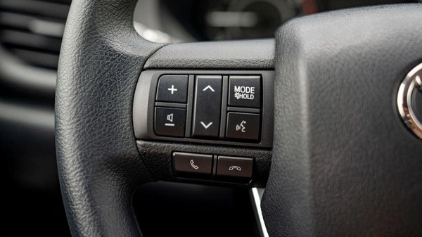 Toyota Hilux DLX HILUX 2.4L MT P.WINDO DIESEL 2026