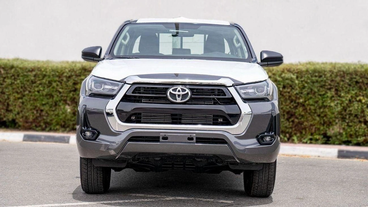 Toyota Hilux DLX HILUX 2.4L MT P.WINDO DIESEL 2026-1-0