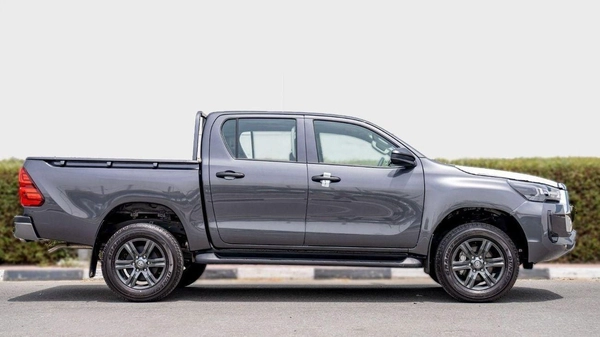 Toyota Hilux DLX HILUX 2.4L MT P.WINDO DIESEL 2026
