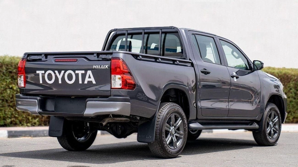 Toyota Hilux DLX HILUX 2.4L MT P.WINDO DIESEL 2026-5-0