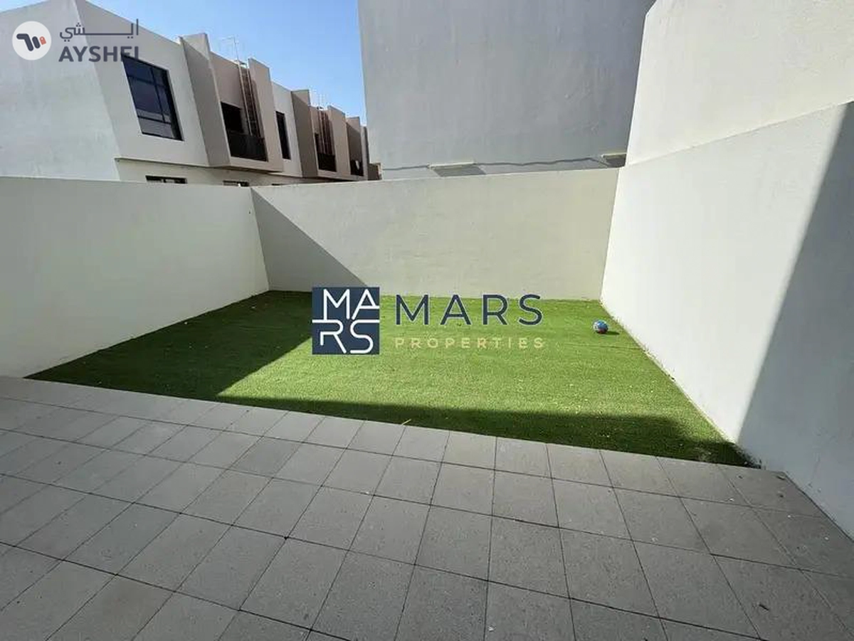 Lavishing Unit | Excellent Community | Ready To Move-1-1
