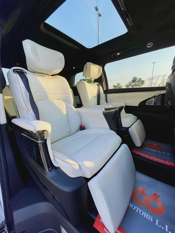 2024 GAC M8 Master Edition - Driven 3182 km only  - Chinese Specs