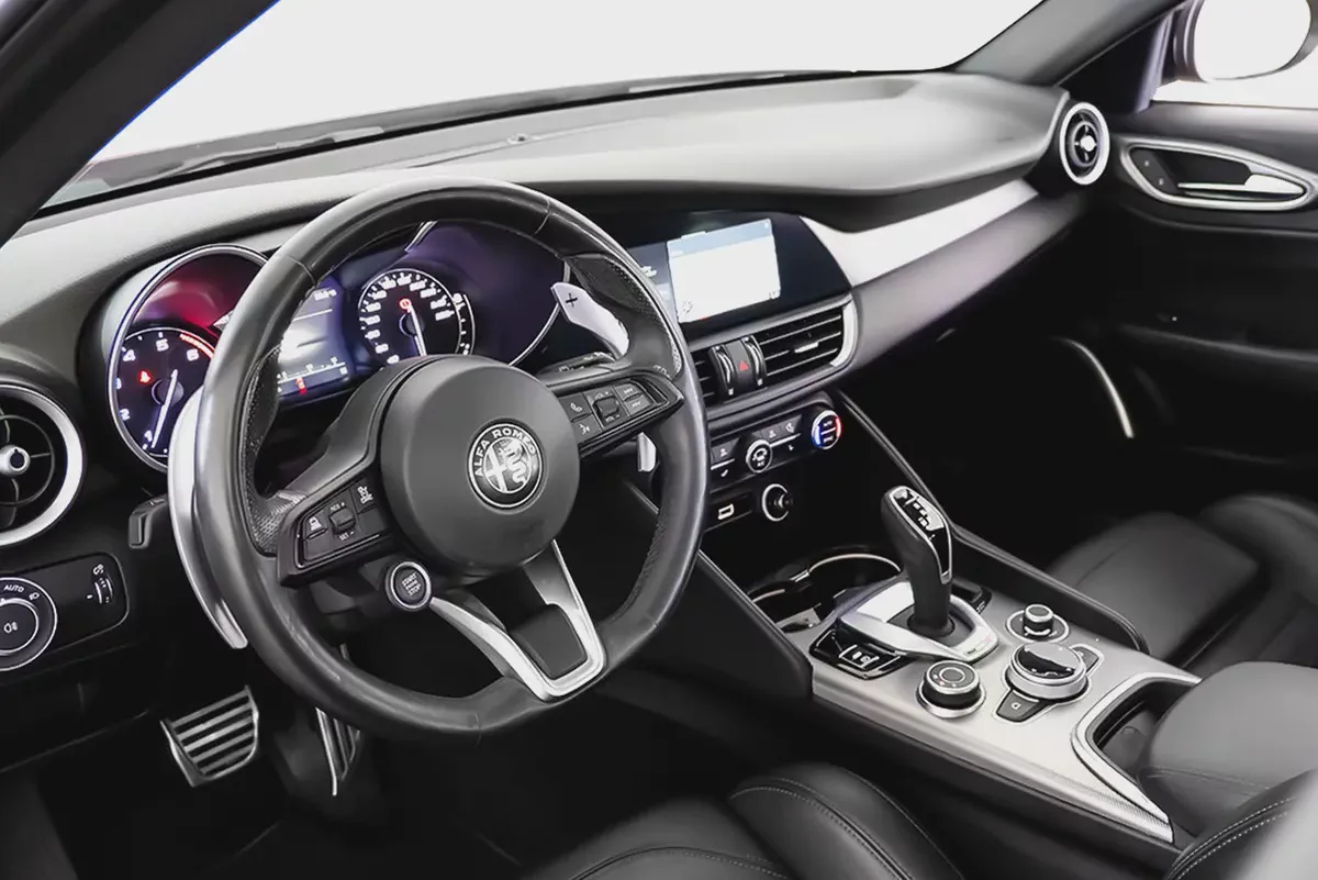 AED 2,070 / 60 months | 0% DP | 2023 ALFA ROMEO GIULIA Veloce Q2 / Full Service History-5-5