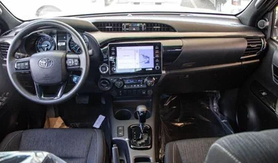 Toyota Hilux Adventure V6 4.0L Petrol AT-10