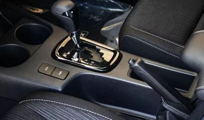 Toyota Hilux Adventure V6 4.0L Petrol AT-11
