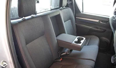 Toyota Hilux Adventure V6 4.0L Petrol AT-13
