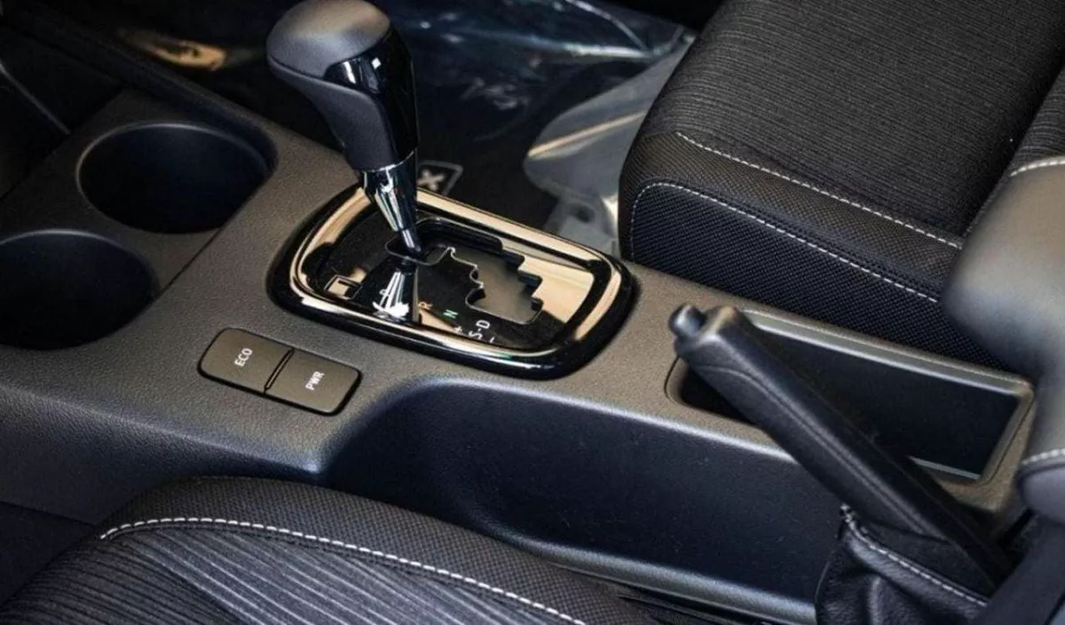 Toyota Hilux Adventure V6 4.0L Petrol AT-11-0