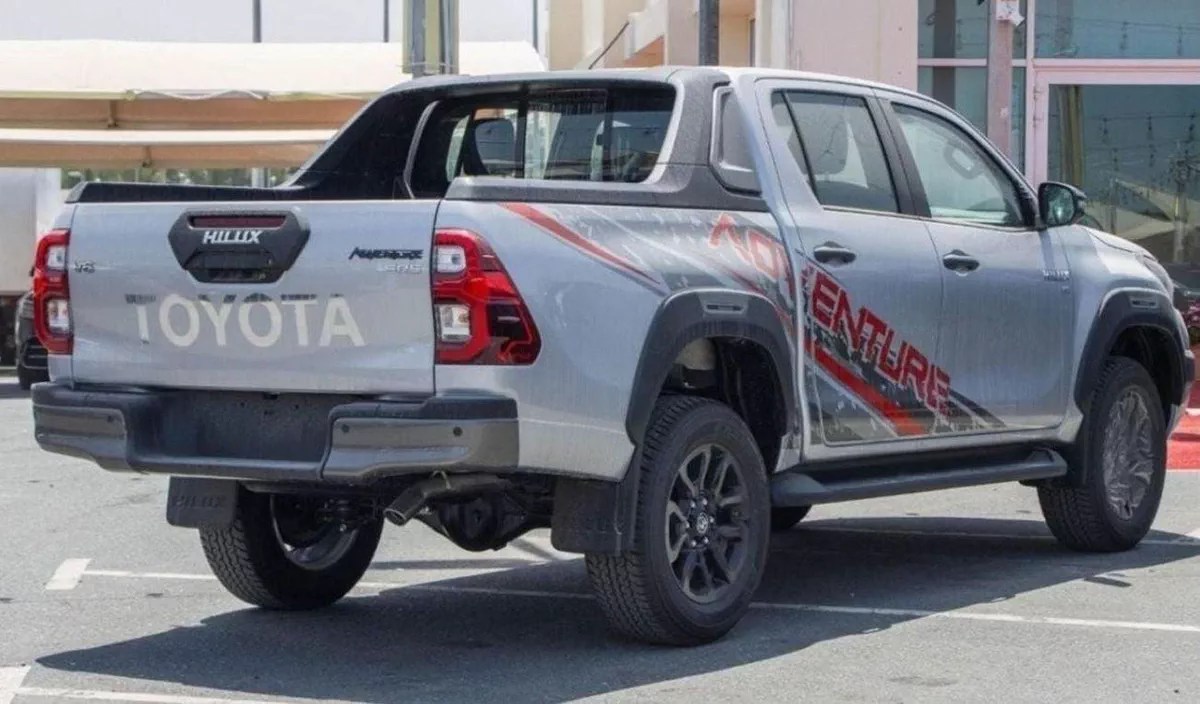Toyota Hilux Adventure V6 4.0L Petrol AT-2-0