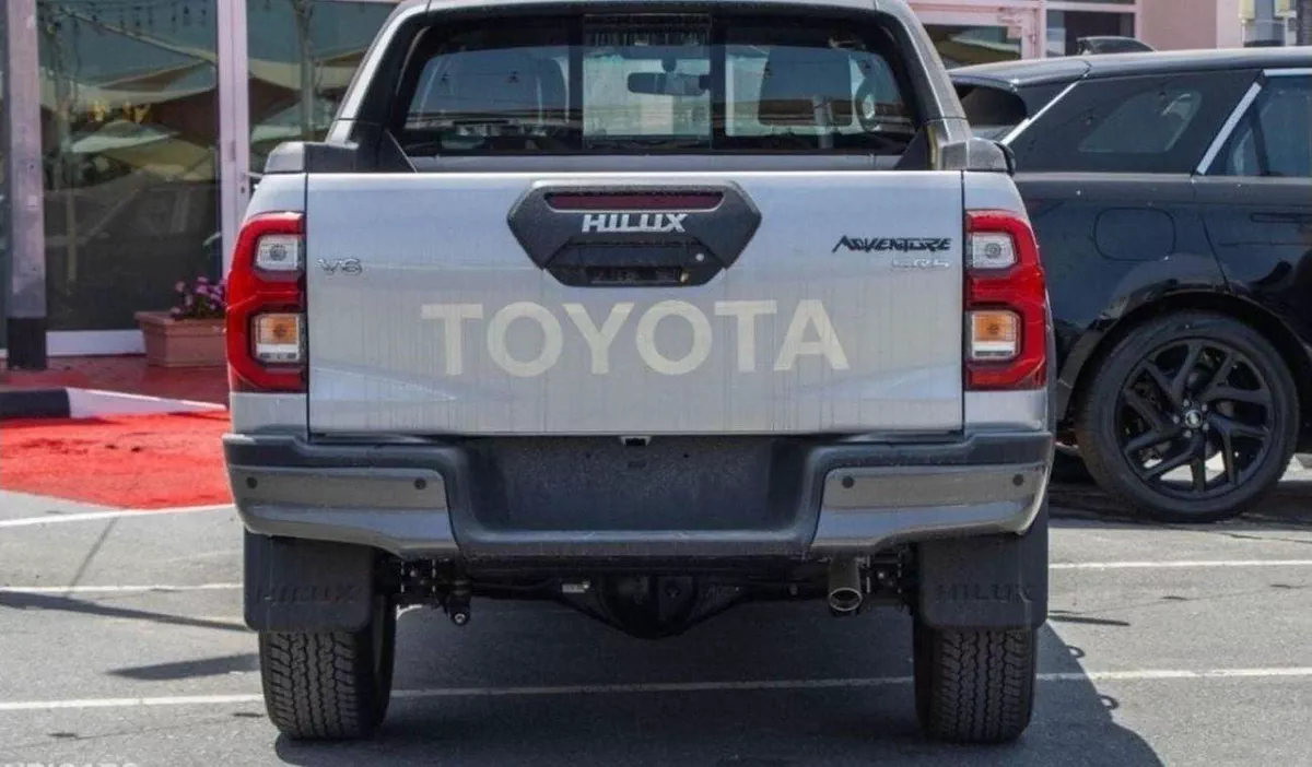 Toyota Hilux Adventure V6 4.0L Petrol AT-3-0