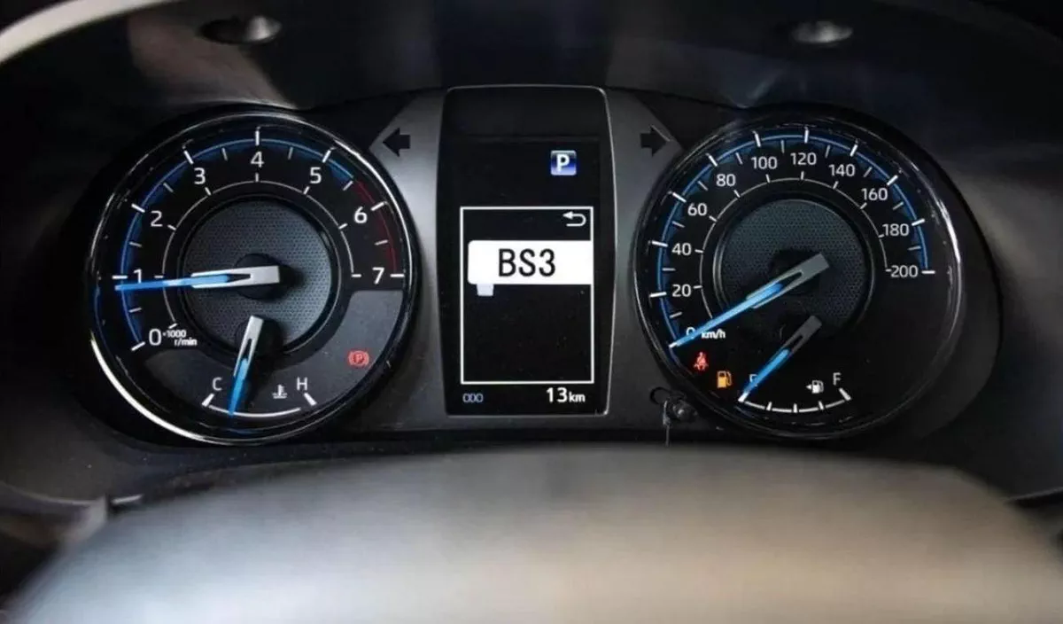 Toyota Hilux Adventure V6 4.0L Petrol AT-5-0
