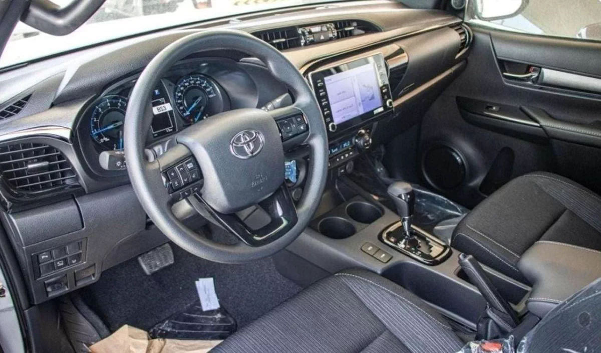 Toyota Hilux Adventure V6 4.0L Petrol AT-8-0