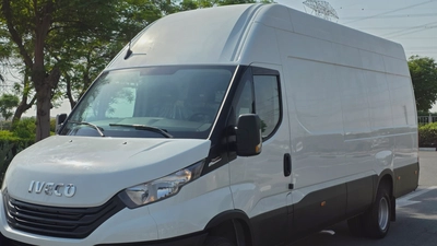 IVECO DAILY (White Automatic)-5