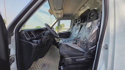 IVECO DAILY (White Automatic)-9