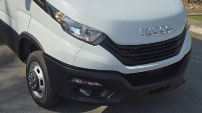 IVECO DAILY (White Automatic)-2