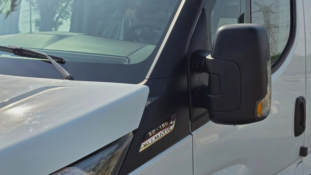 IVECO DAILY (White Automatic)-11-11