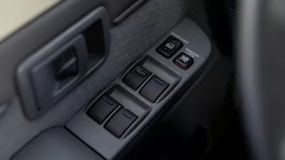 Toyota Land Cruiser 70 -11