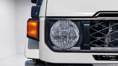 Toyota Land Cruiser 70 -2