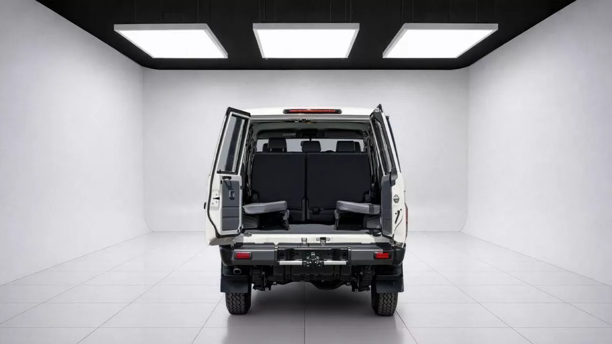 Toyota Land Cruiser 70 -10-0