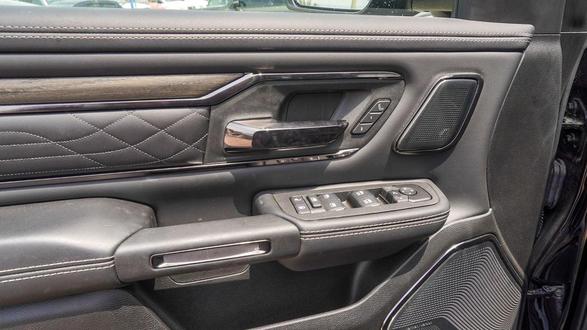RAM 1500 LIMITED 3.0L-12-12
