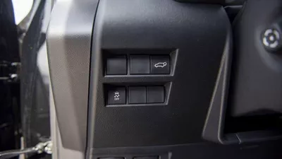 Toyota Land Cruiser VX LAND CRUISER VX 3.5L-15