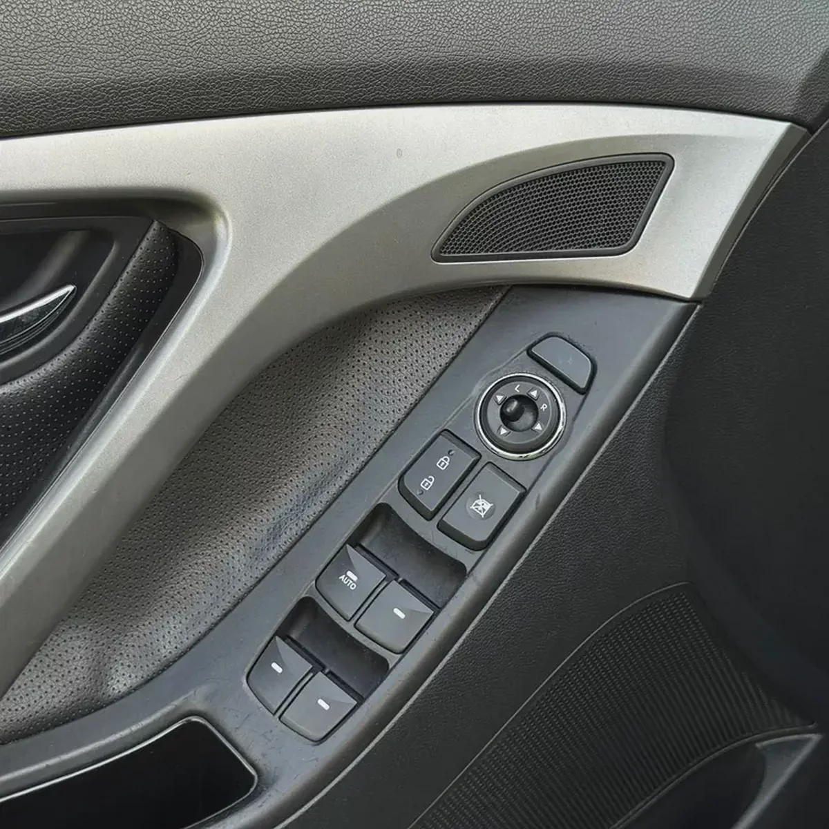2012 Hyundai Avante GDI - Korean Specs-6-6