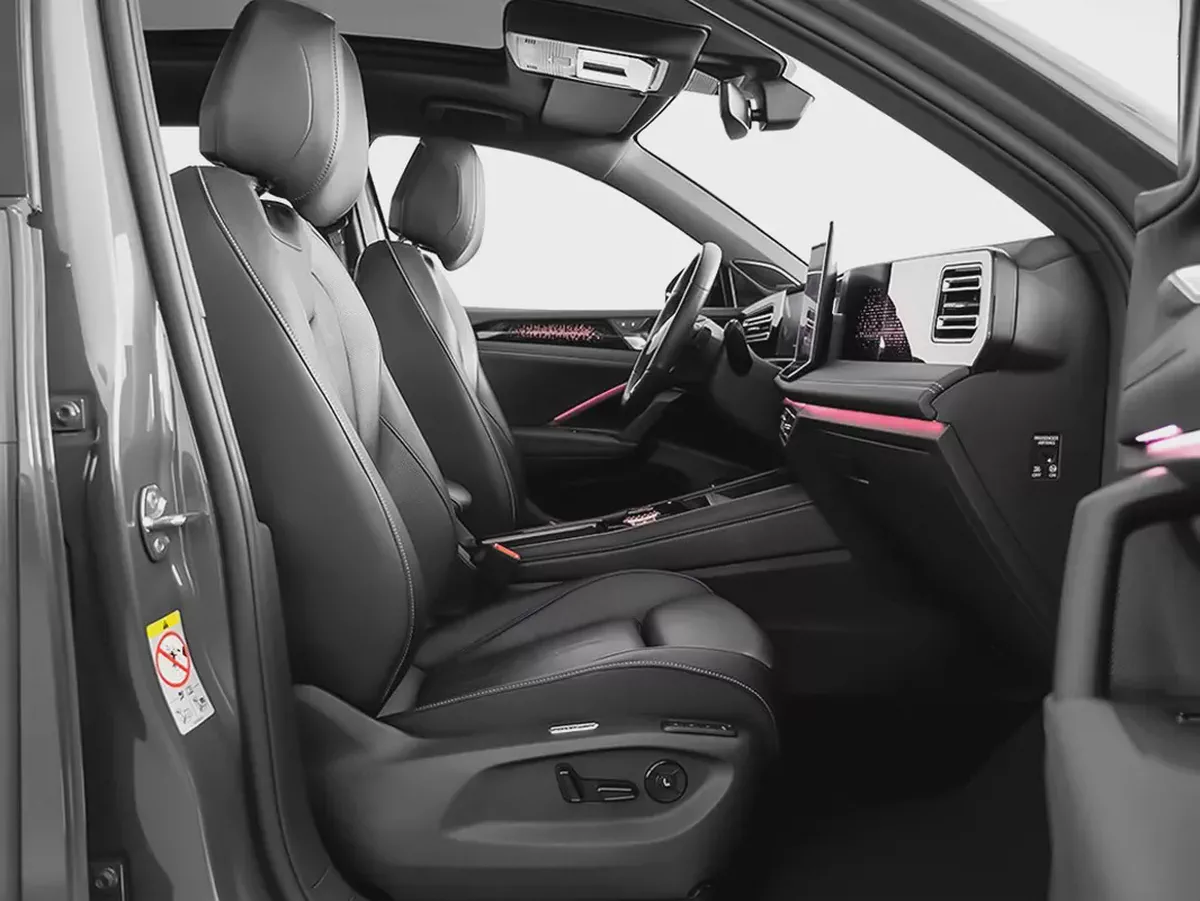2,775 AED / 60 months | 0% DP | 2025 Volkswagen Tiguan R-Line / Volkswagen Warranty-7-7