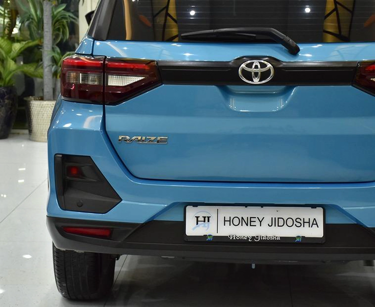 Toyota Raize E ( 2023 Model ) in Blue Color GCC Specs