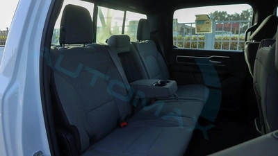 2023 Ram 1500 Bighorn eTorque 3.6L V6 4x4 GCC 0Km With 3 Years Or 100,000 Km Warranty-7