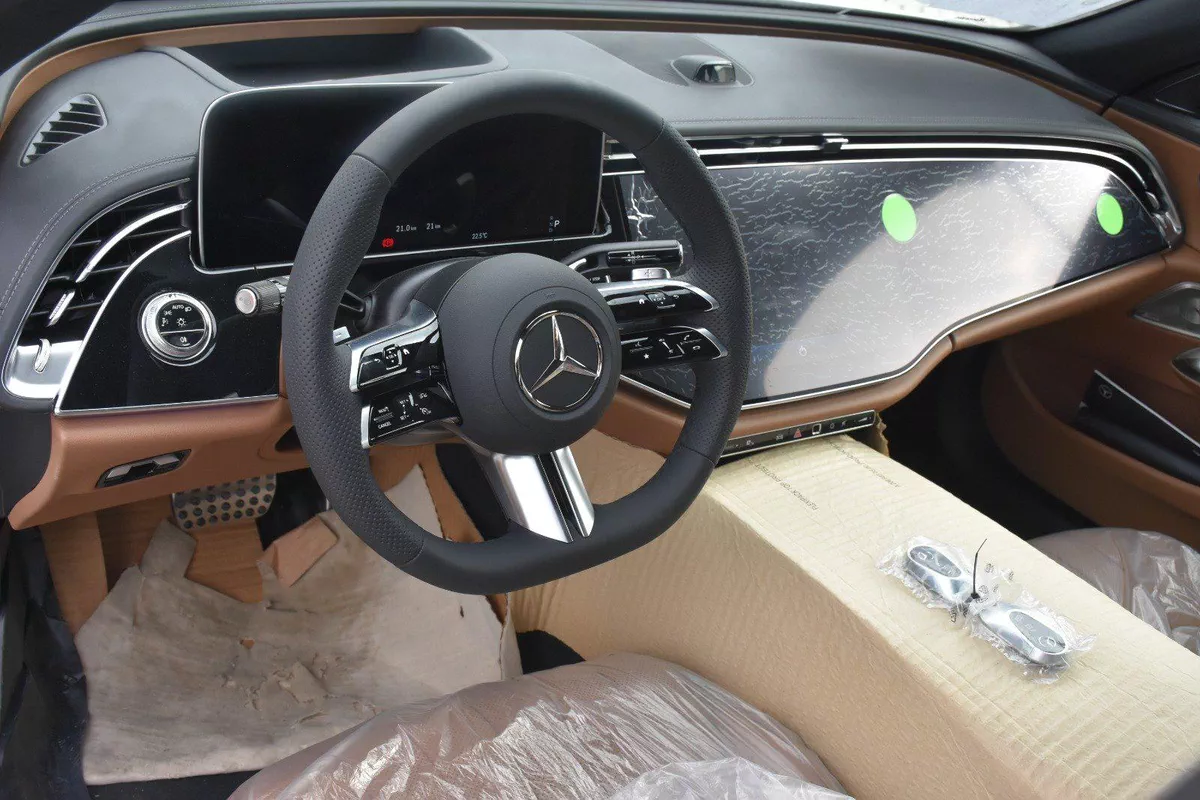 MERCEDES BENZ E300 AMG 4MATIC 2026 | WHITE-6-6