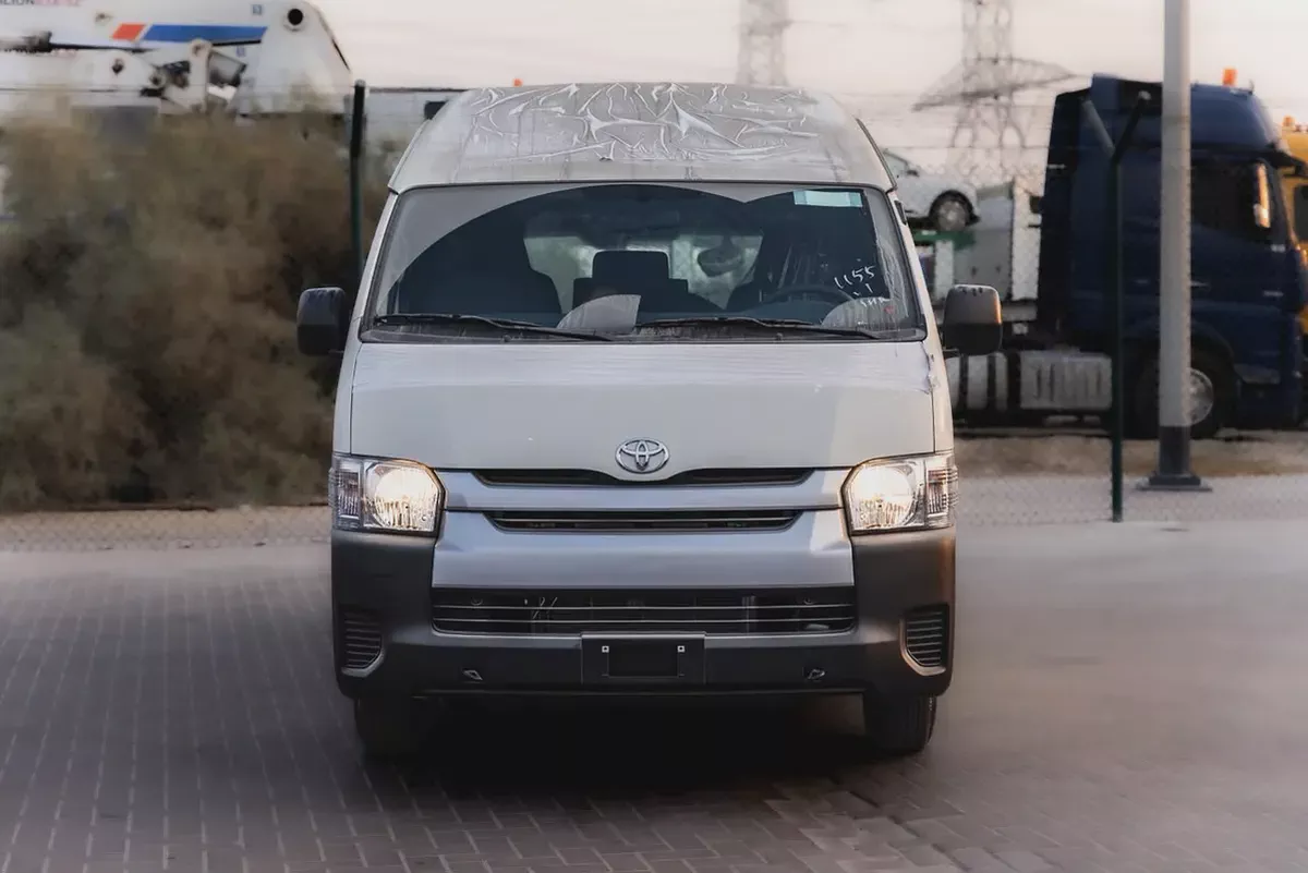 Toyota Hiace Standard 2026 GCC Specs-2-2