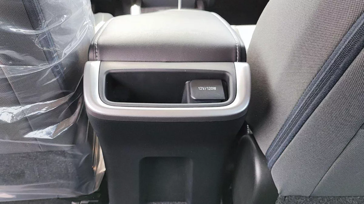 Toyota Fortuner Toyota Fortuner / 2.4L V4 Diesel /  Climate Control / Only for Africa Special Price-20-0
