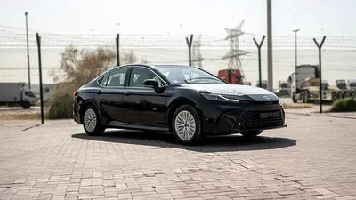 2026 Toyota Camry E-plus 2.5L Hybrid (Black-Beige)-0
