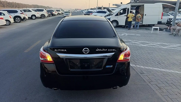 Nissan Altima SV 2013 - GCC Specs - Well Maintained