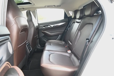 0% DP - FREE WARRANTY - JAC J7 LUXURY 2023 - LOW MILEAGE - GCC-14
