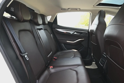 0% DP - FREE WARRANTY - JAC J7 LUXURY 2023 - LOW MILEAGE - GCC-16