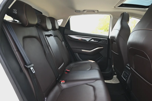 0% DP - FREE WARRANTY - JAC J7 LUXURY 2023 - LOW MILEAGE - GCC