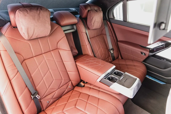 BMW 735i M Sport Individual – 2026 | GCC | 2,496 KM | 5 Years AGMC Warranty | AED 399,000
