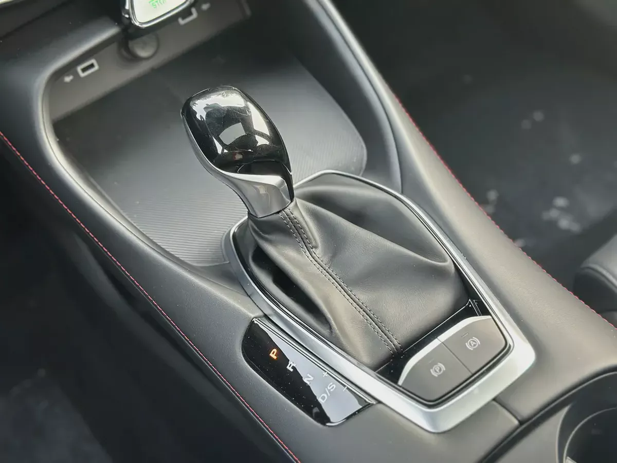 MG5 LUXURY 2026-10-10