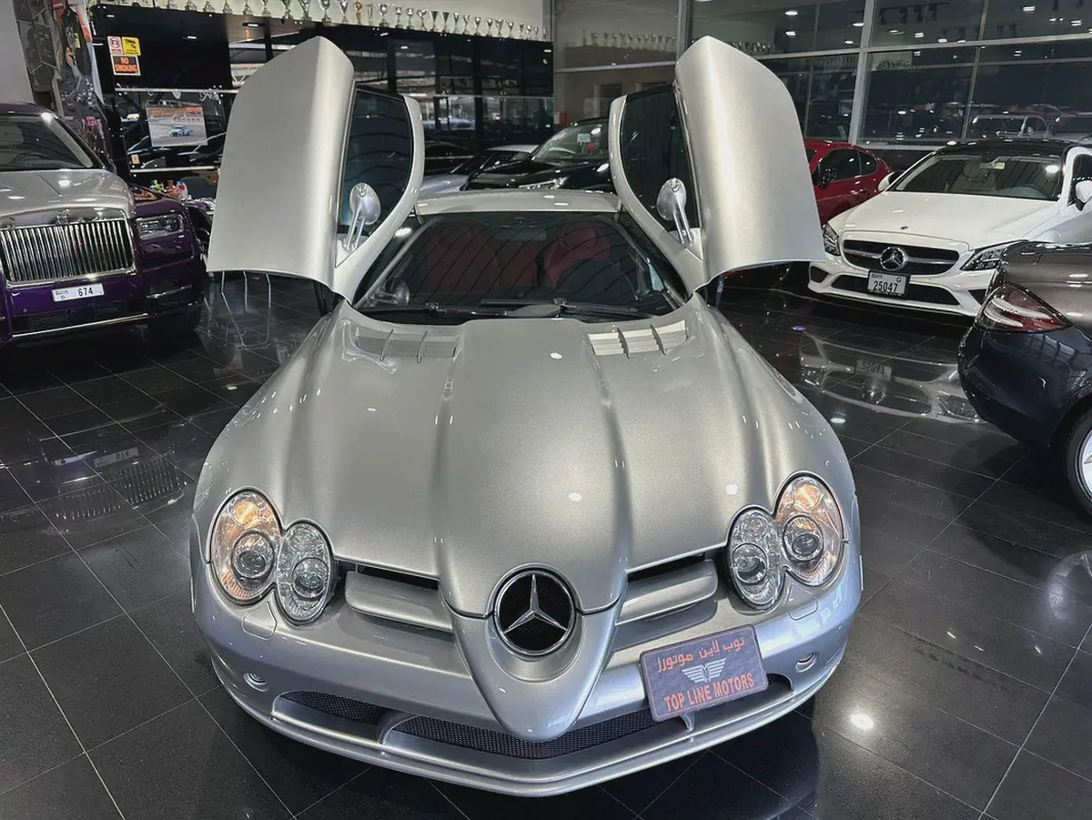 Mclaren SLR, full service history from Abu Dhabi dealer service done, new tires-4-4
