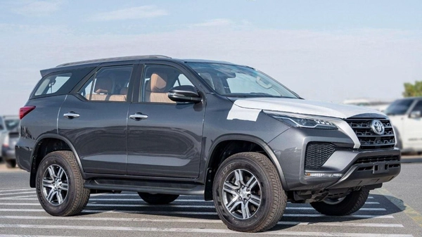 Toyota Fortuner toyota fortuner 2.7L Petrol full option 4*4