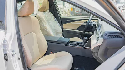 2026 Toyota Camry LE 2.5L AT Hybrid (White)-10