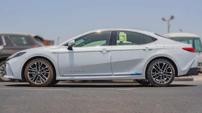2026 Toyota Camry LE 2.5L AT Hybrid (White)-2