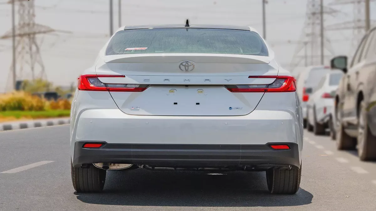 2026 Toyota Camry LE 2.5L AT Hybrid (White)-4-4