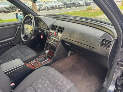Mercedes Benz C200 1997 45000km only - 4 Auction Grade - Original Paint - Japan Import Clean Title-9