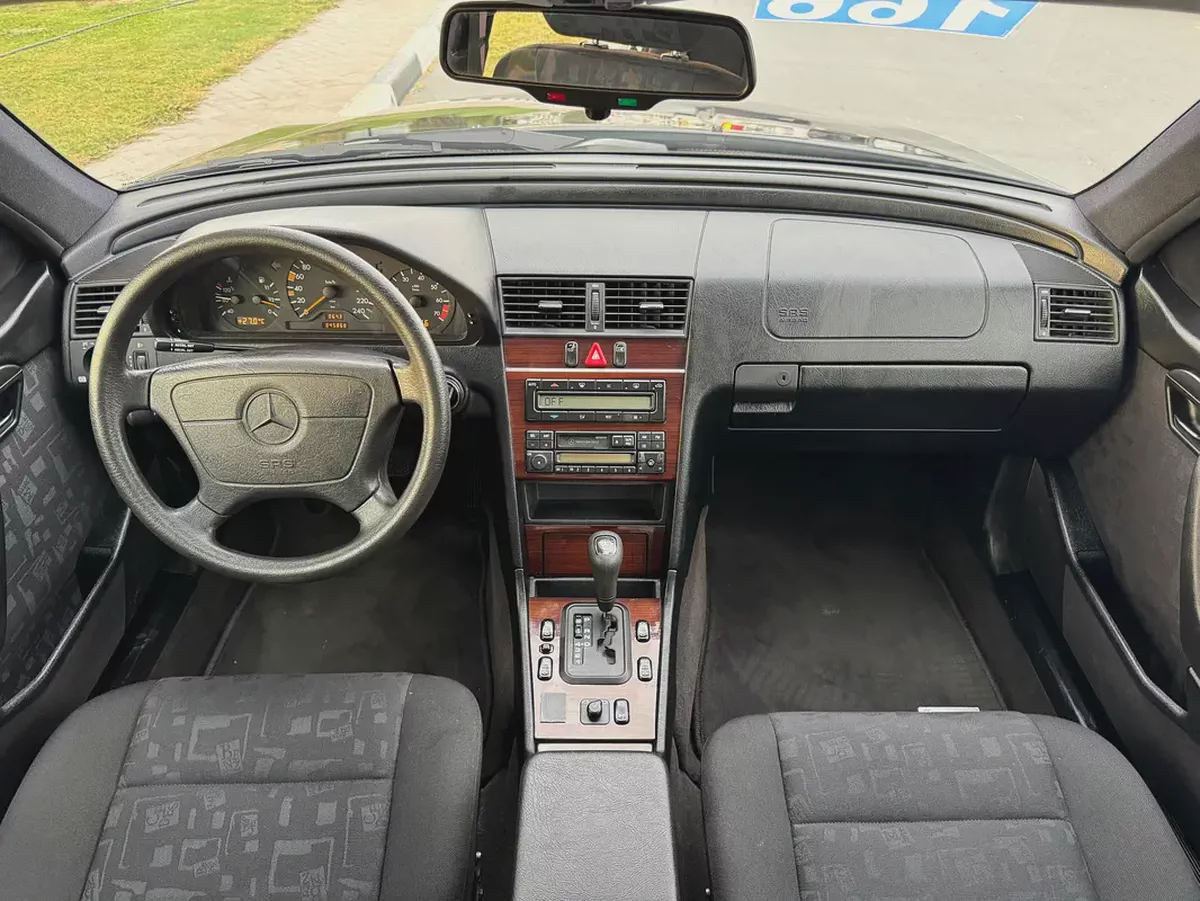Mercedes Benz C200 1997 45000km only - 4 Auction Grade - Original Paint - Japan Import Clean Title-8-8