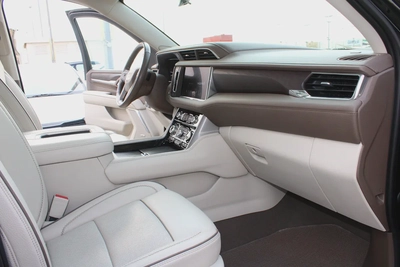 GMC Yukon denali 2023 gcc-10