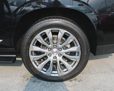 GMC Yukon denali 2023 gcc-15