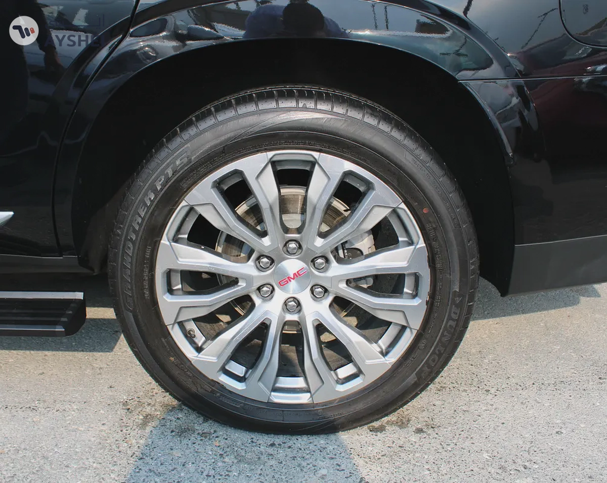 GMC Yukon denali 2023 gcc-15-15