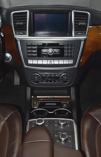 EXCELLENT DEAL for our Mercedes Benz GL500 4Matic ( 2013 Model ) in White Color GCC Specs-16